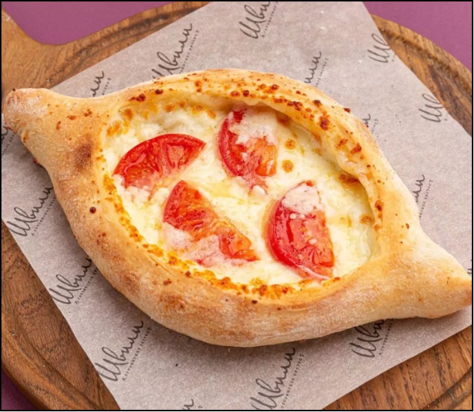 ГБ Хачапури по-аджарски с Помидором и Сыром 300 гр